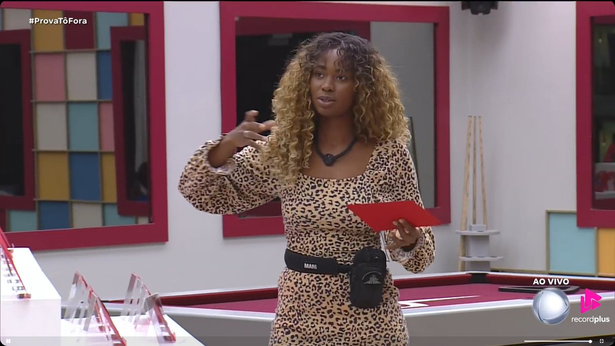 Eu_simplesment's tweet photo. Afro-Mari rasgou a carta da Morena, por ela não jogar nada. #ProvaTôFora https://t.co/Mp0Rapk2Z7