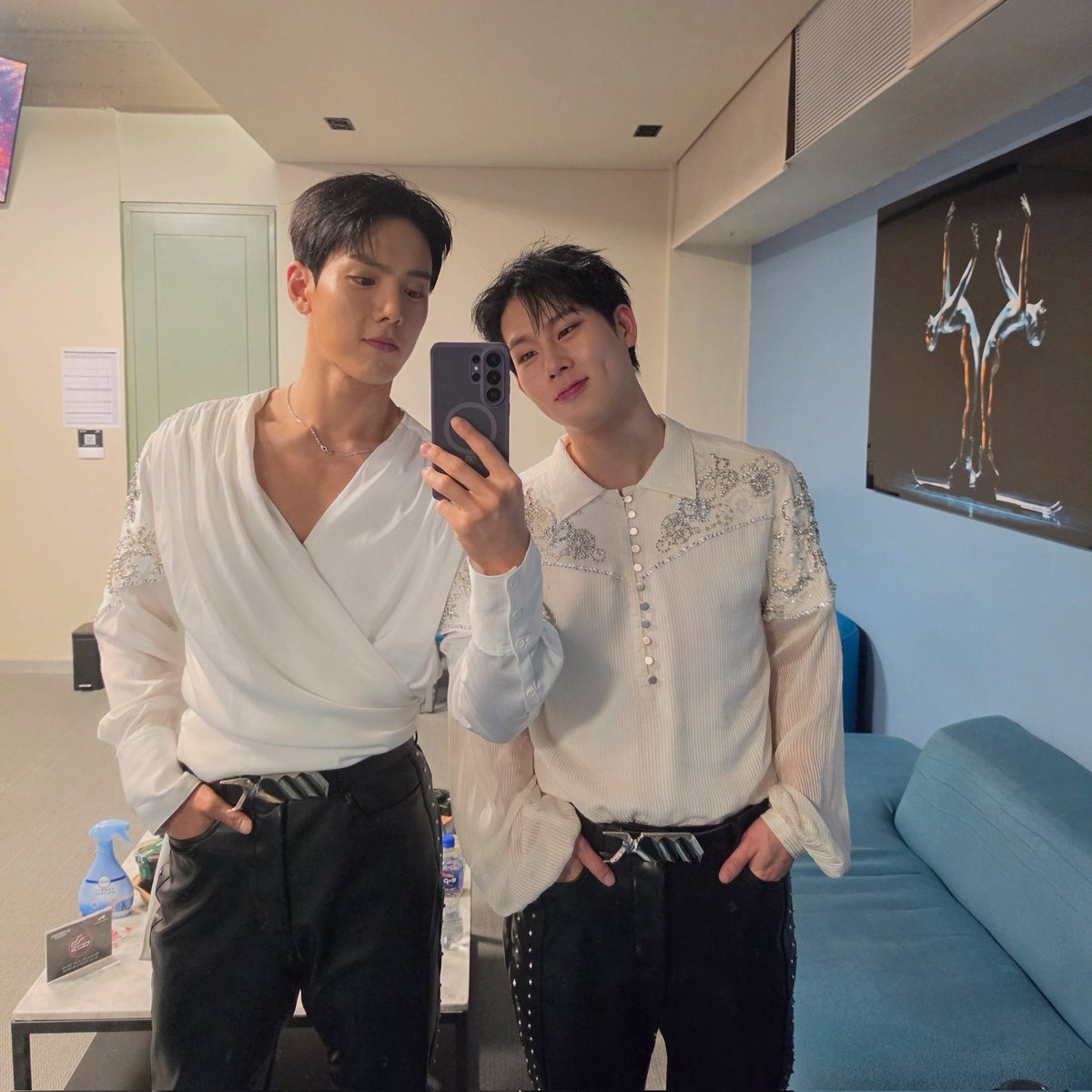 MONSTAXBASE's tweet photo. Shownu on Instagram #셔누 #SHOWNU (1/4) https://t.co/GGNrlbU5ZP