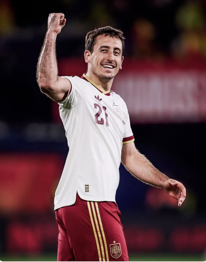 EspanaXtra's tweet photo. 🔥🇪🇸 Mikel Oyarzabal lleva ¡¡13 GOLES Y 6 ASISTENCIAS!! en sus últimos ¡¡11 PARTIDOS CON ESPAÑA!!

Lleva ¡¡SEIS!! encuentros seguidos marcando y está a ¡UN! solo gol de igualar en anotaciones a Butragueño, BRUTAL. https://t.co/7VaMNMVtkQ