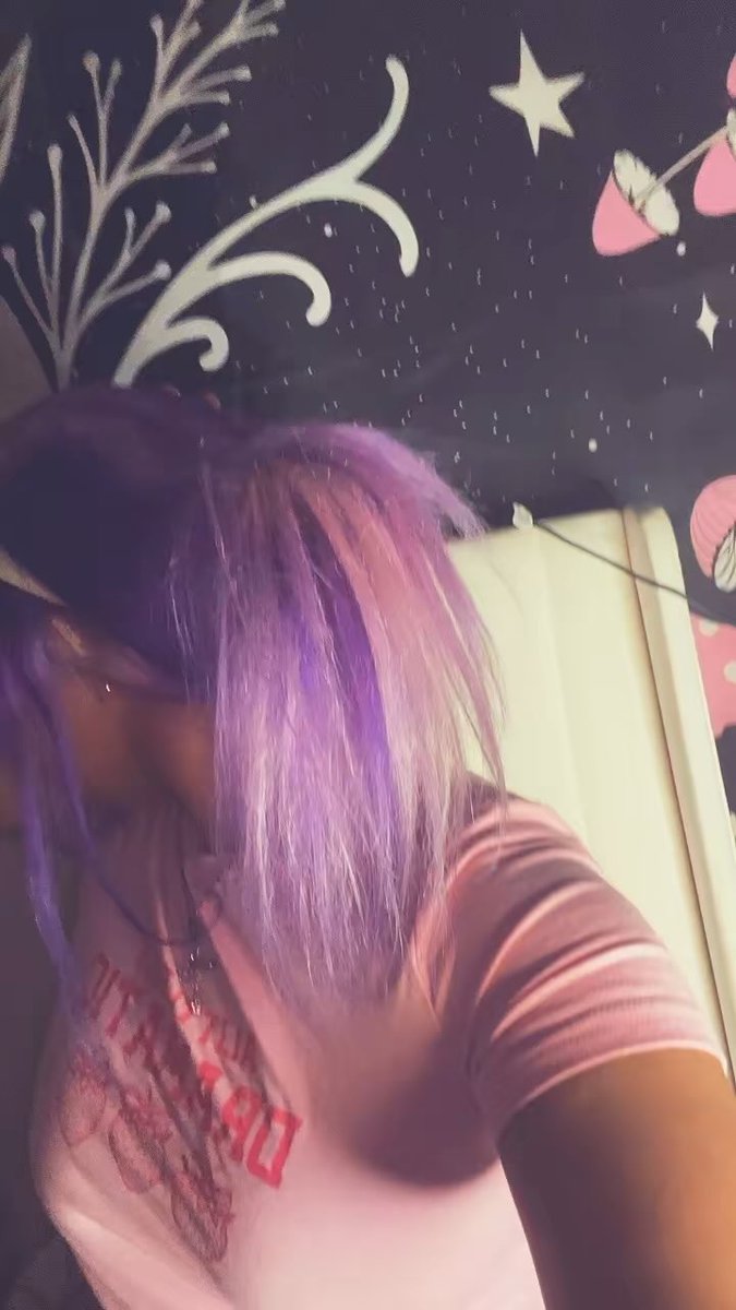 18Tapes's tweet photo. come chat with me🤫 https://t.co/2ICOoxsE12