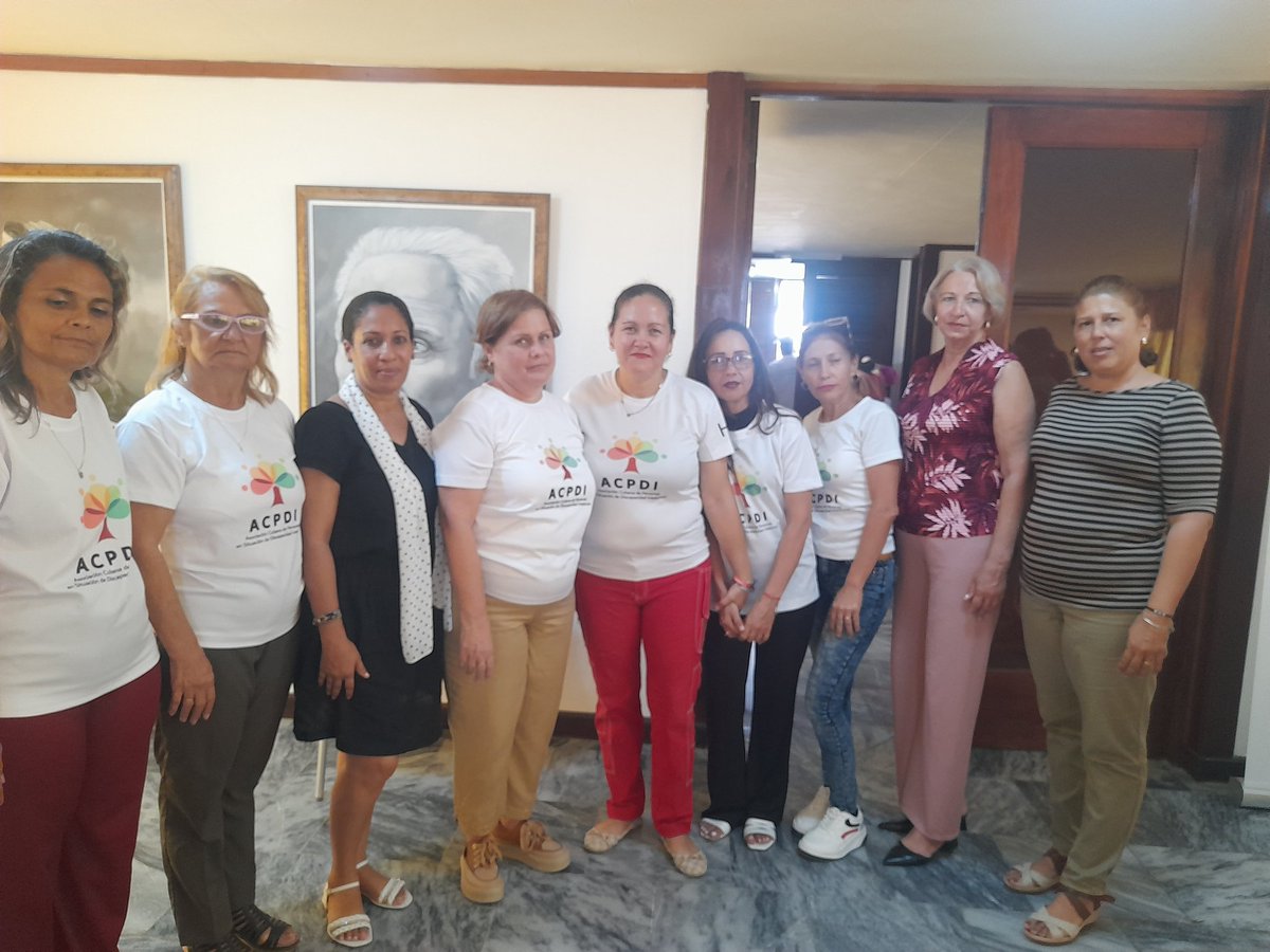Yudelki33552714's tweet photo. En el III Aniversario de la Asociación Cubana de Personas en Situación de Discapacidad Intelectual, la #EducaciónEspecialHolguín, junto a otros organismos, tuvo el honor de acompañar a las familias y asociados en una jornada inolvidable. #EligeIncluir https://t.co/SUvSSq8zhn