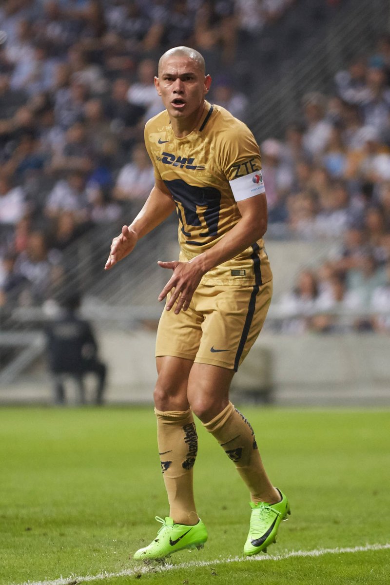 erik_mondra's tweet photo. El único tipo que jamás se fue, incluso teniendo ofertas mejores, y al que irónicamente, peor tratamos. Todo lo malo que nos pasa es por no darle el final correcto a la carrera de Dario Verón en Pumas. https://t.co/CWT3paSMsl
