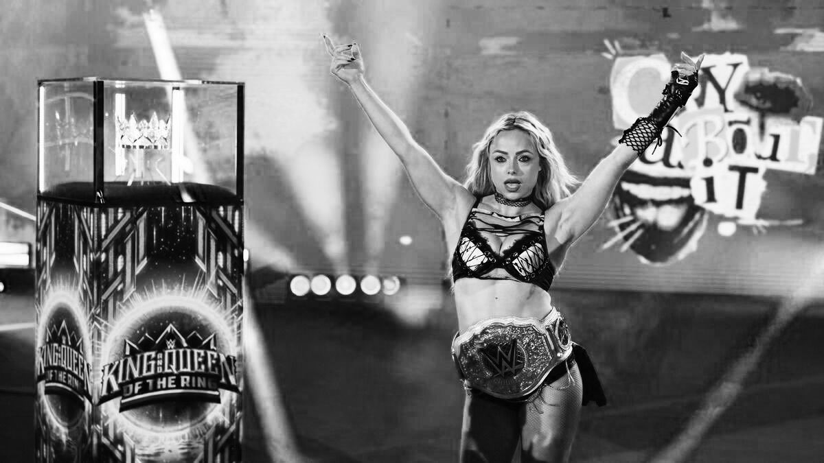 OfLivMorgan's tweet photo. Happy Birthday to me! Winning and advancing to the semifinals for the QOTR tournament in Paris and spending it with my fam. Couldn’t have asked for a better day!🖤👑 https://t.co/bxl0CBs0oo