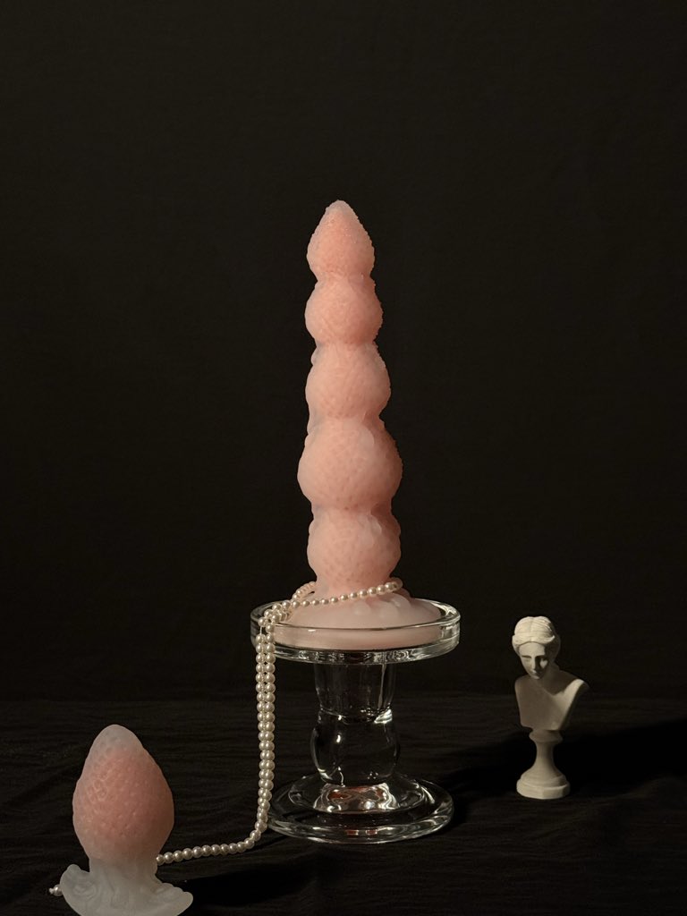 TAMOUTH00's tweet photo. 餐后小甜点🍓
你更pink哪一个？ https://t.co/kc86JP7Jmq