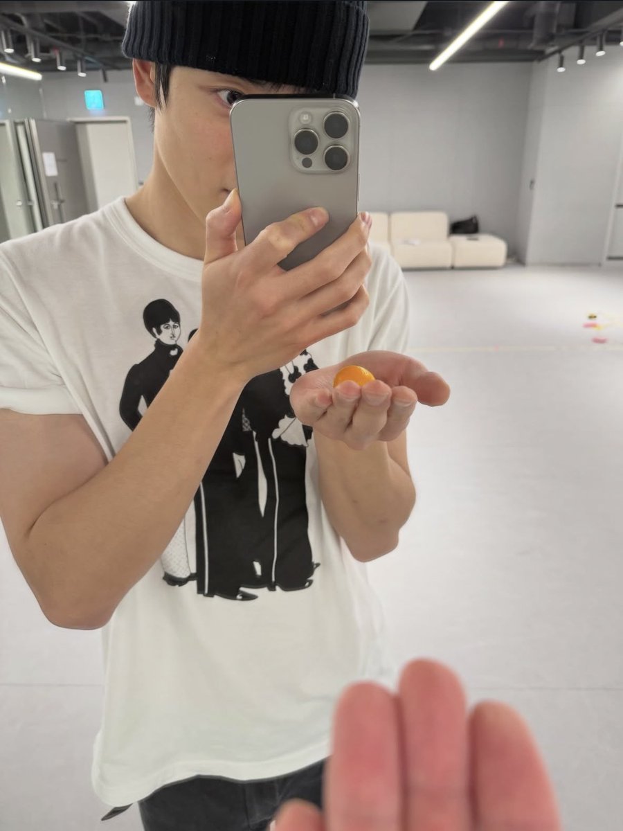 jeoxyuxo's tweet photo. 낑깡나무와 재혀니 https://t.co/MulwiwQZ7L