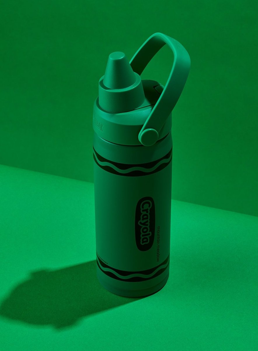 houseofheat's tweet photo. Crayola x Camelbak Crayon Water Bottles 🖍️ https://t.co/5wMko3kjTt