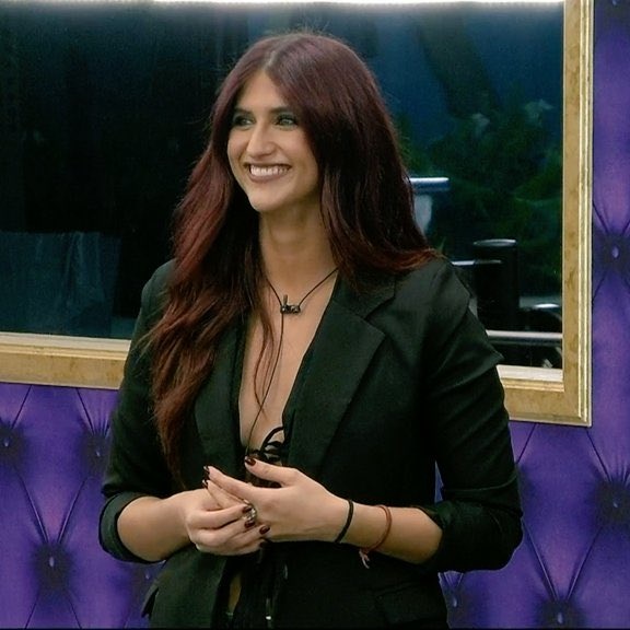 martiagoms's tweet photo. Los cagones no hacen historia.

Ella se la jugó, arriesgó y le salió perfecta su jugada.

✍️Titi Tcherkaski 🍒 
#GranHermano https://t.co/WynzHhdt3C
