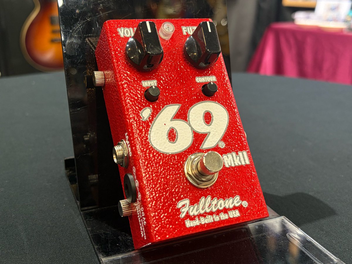 bbsapporock's tweet photo. 【#fulltone ‘69 Mk II】のご紹介です✨
今日はこのエフェクターが映える日じゃないでしょうか‼️
Dallas-ArbiterのFuzz Faceを、現代的なテイストを加え製作されたファズ💥
2つの小ノブで細かい設定も可能🛠️
電源はセンタープラスです➕
ご注意を👀
#BIGBOSS札幌 #ロックの日 https://t.co/zaWZ5XIS2V