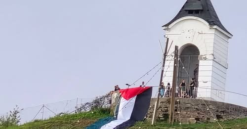 ZateSlovenija's tweet photo. Tudi Maribor pod Pelstinsko zastavo ... se zdi, da imajo slovenci raj vse druge kot lastno državo! https://t.co/VNJv7WE1cR