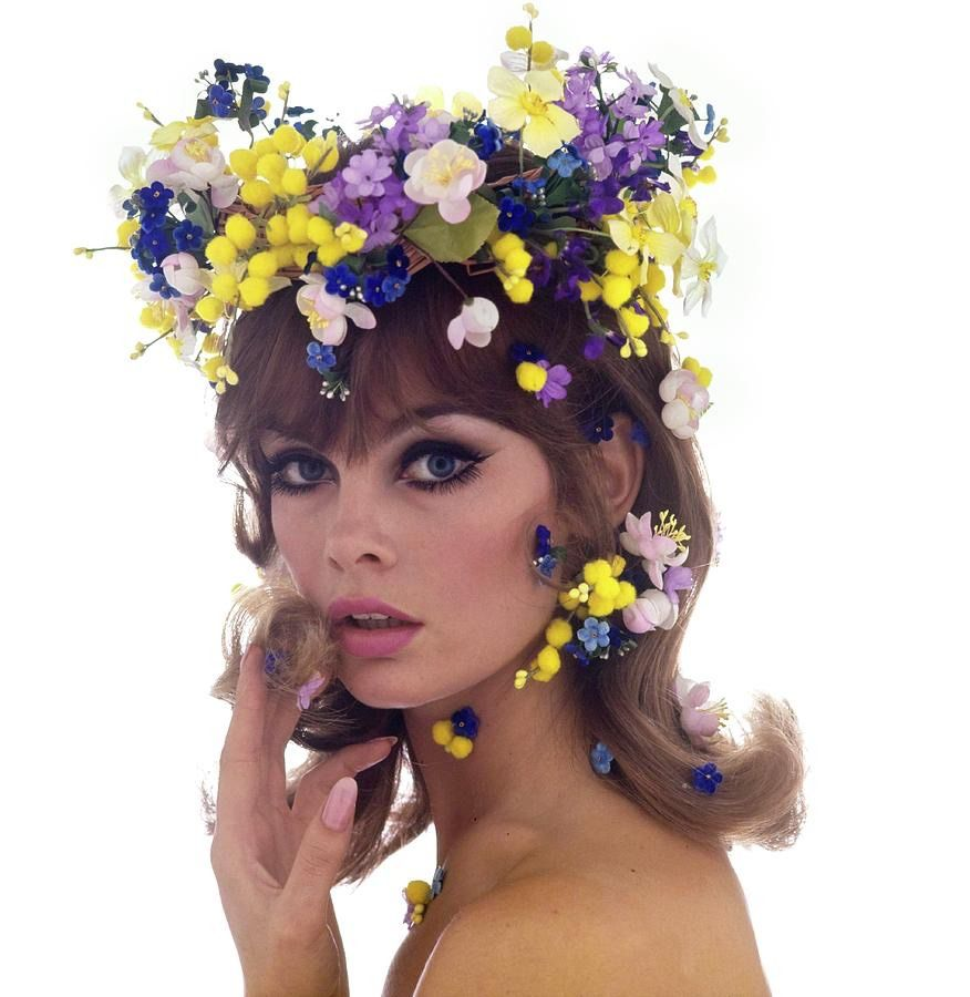 yversache's tweet photo. 🪷🌺🌸🌷 in my hair https://t.co/dMRnzXNT4R