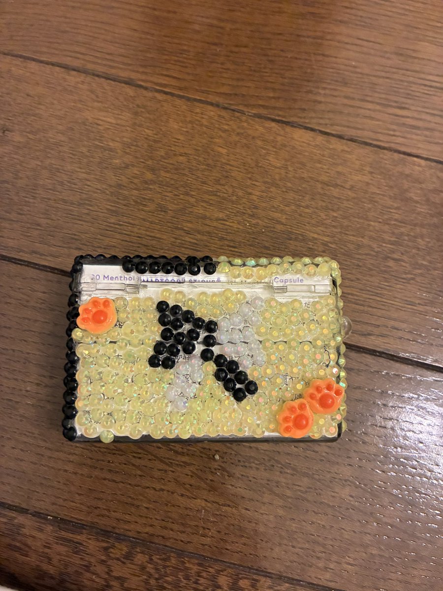 kaguyasento's tweet photo. フェス衣装イメージシガレットケース✨

しれっと宣伝。
シガレットケースデコ作ります✨
リプ待ってます。
#ころねすきー #みてくれころさん #シガレットケース #ホロライブ https://t.co/vC8uM5fjfx