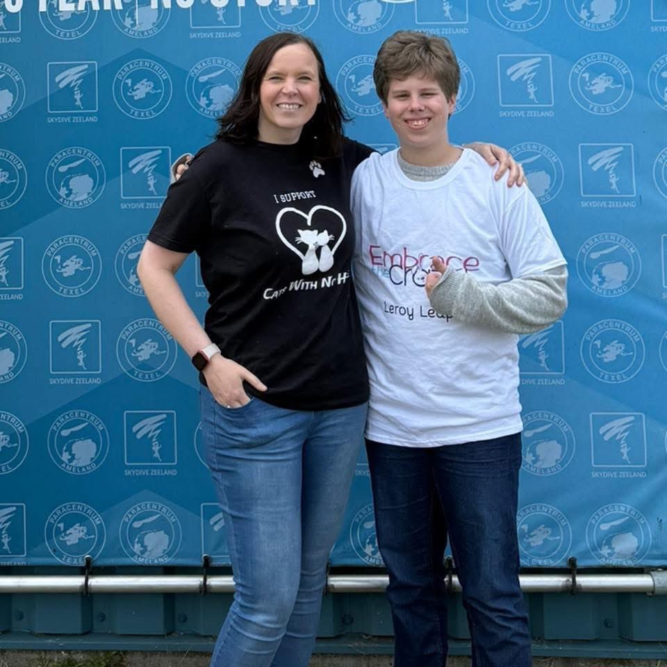catcastletails's tweet photo. A year ago today, my nephew jumped out of a plane to raise money for @catswithnohope 
Tammy was beyond proud of him. 
It still feels so surreal she is no longer here. https://t.co/OjY3328YSM