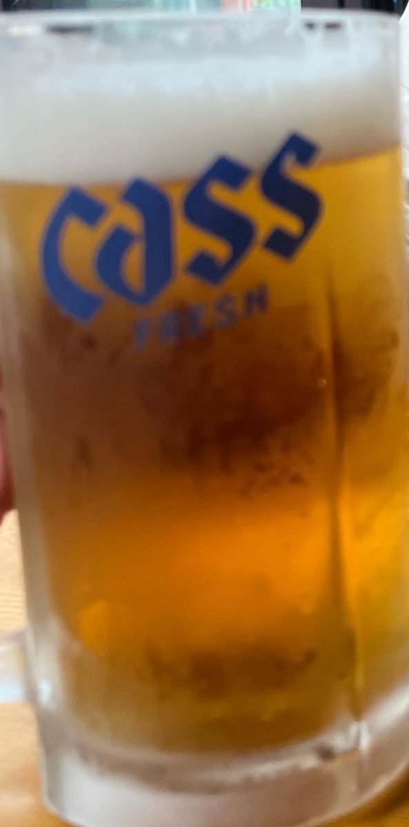 KOB4th's tweet photo. 最近話題のスポットらしい、「聖水」で雑貨店巡り、帰りに駅の近くで「チメク」(チキン➕ビール)🍺 https://t.co/kuGRRsMfRZ
