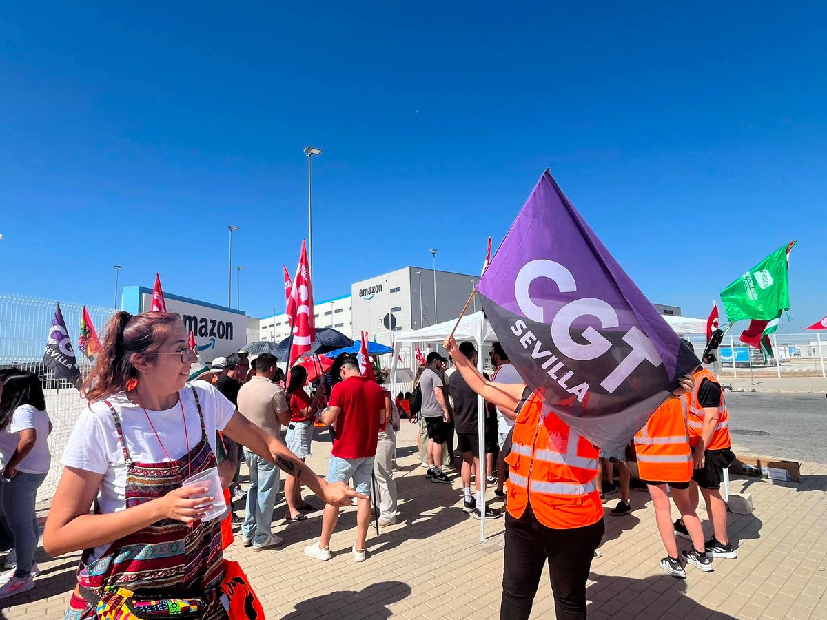 SP_CGT_A's tweet photo. Las trabajadoras de Amazon SVQ1 están en huelga porque la riqueza no puede construirse sobre la precariedad. Exigen un convenio justo, salarios dignos y condiciones que respeten su salud y su tiempo.
Hoy su lucha es la de todas: sin derechos no hay progreso.
#HuelgaAmazon https://t.co/Q9jd4e70V7