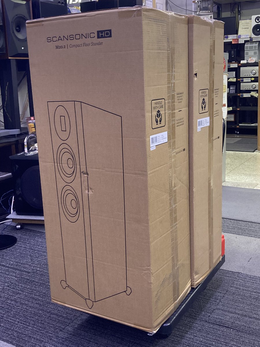 nomuramusen's tweet photo. 期間限定✨

期間限定でScansonic🇩🇰のフロアスタンド型スピーカー「M20.2」をご試聴いただけます

リボン型ツィーターにリア・パッシブラジエーターを採用したスピーカーです
とても素直な音���できれいに空間を再現してくれます

ぜひ皆様ご試聴ください😊

#ノムラ無線 #大須 https://t.co/oQIk3ITKg0