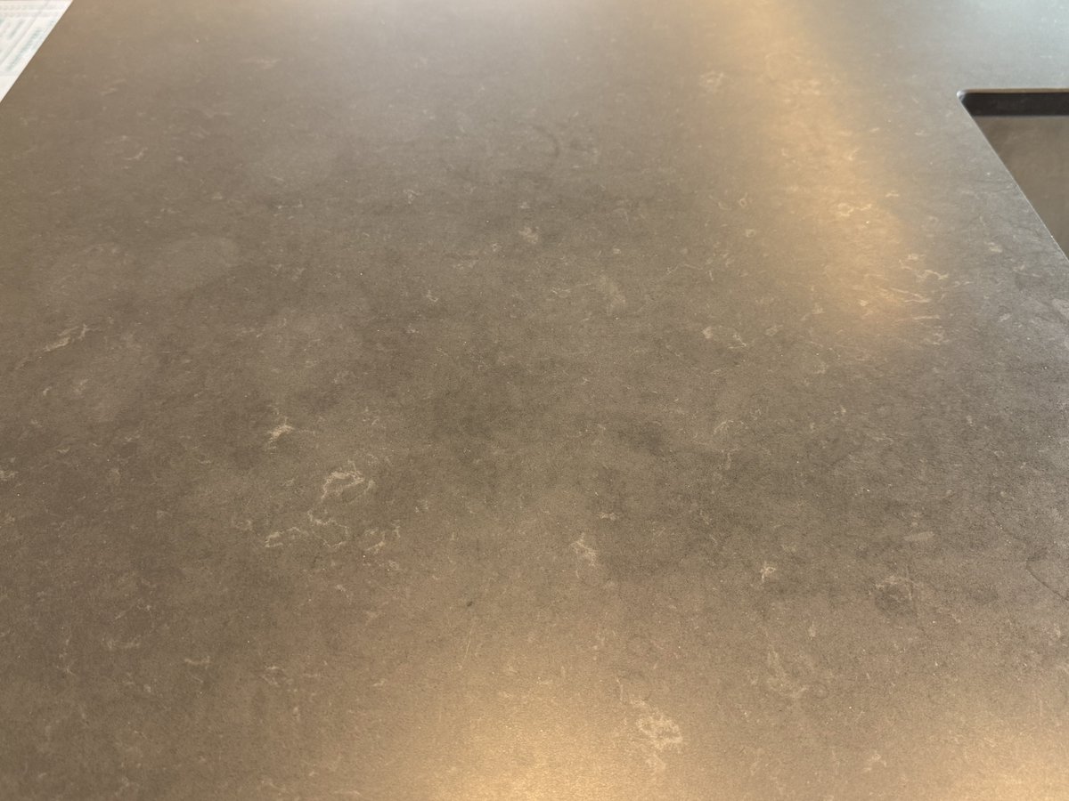 coating1stone's tweet photo. 洗剤で拭いても落ちないとの事で、シーザーストーンのシミ抜きを行いました。
何か塗ってあった様なので、厄介でした😅 https://t.co/uR6QU1zDIL