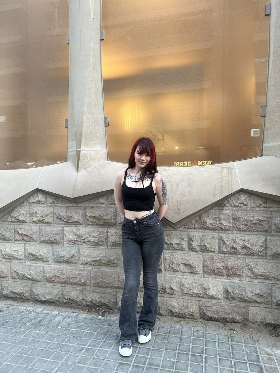 StarletSmoulder's tweet photo. computah, make them super obsessed with me https://t.co/LkUk0EzCjz