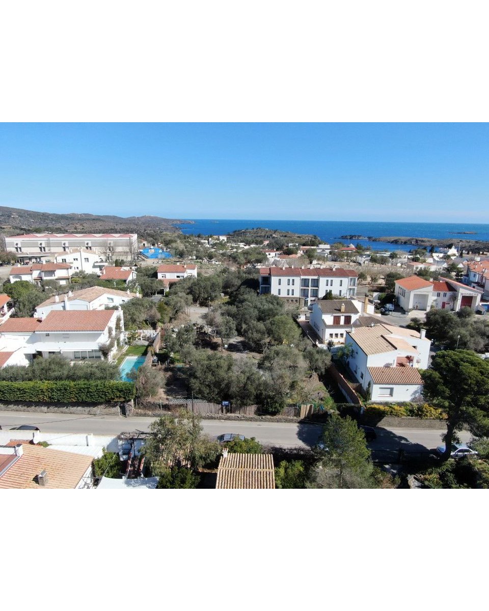 XavierSoms1's tweet photo. 📍 OPORTUNITAT A CADAQUÉS | Parcel·la urbana

🏡 686 m² al carrer Carles Rahola
💰 680.000 €

✔️ Edificable fins a 343 m²
🚗 Possibilitat de soterrani
🌿 Gran jardí privat (480 m²)

Espai exclusiu per construir a la Costa Brava

📩 DM info

#Cadaques #CostaBrava #TerrenyEnVenda https://t.co/b3prugbF5e