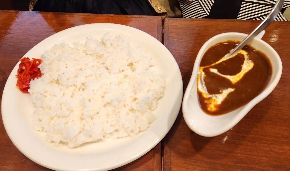 mami1332's tweet photo. ヤスです！ #アンクルJr. では私が #タコとキャベツのスパゲティ 🍝奥さんが #ポークカレー を🍛さっぱりと食べやすくて美味しい😋カレーはコクのある欧風(だそうです😄)  #コーヒーもお勧め という事でゆったりと☕ #お値段も良心的 で👍続く✨️

#ミンキーヤス #TOKAIRADIO #レインボータウンFM https://t.co/TS0rGXXG3M