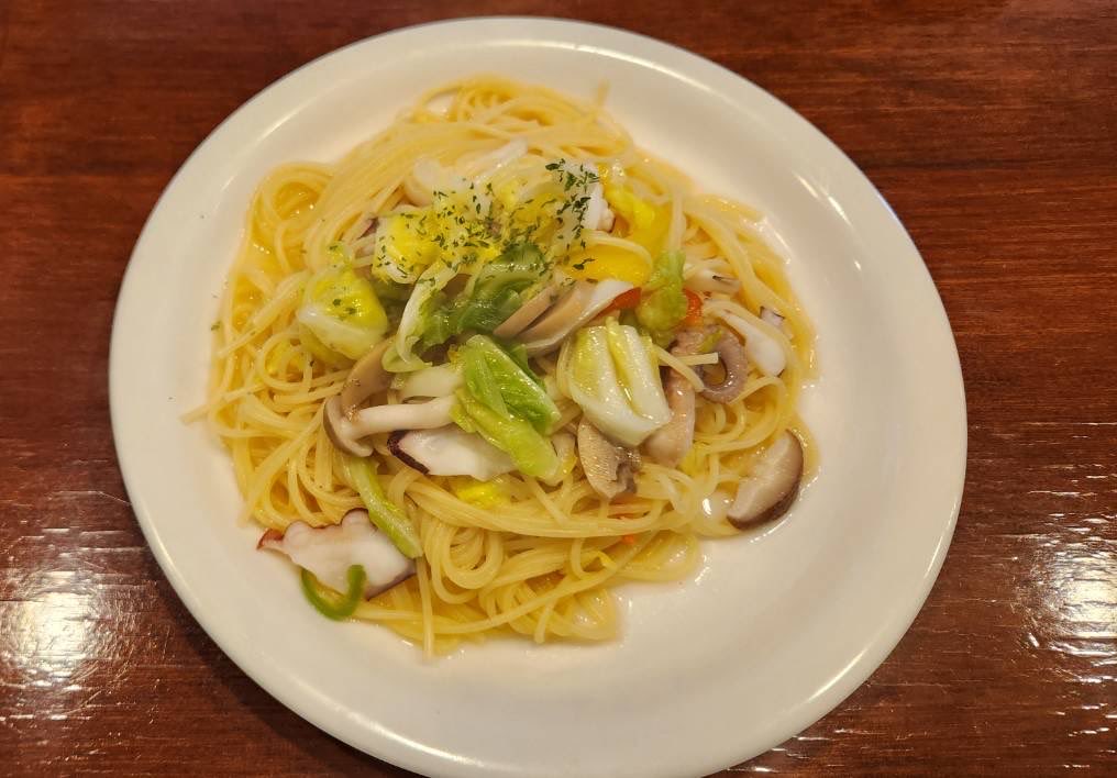mami1332's tweet photo. ヤスです！ #アンクルJr. では私が #タコとキャベツのスパゲティ 🍝奥さんが #ポークカレー を🍛さっぱりと食べやすくて美味しい😋カレーはコクのある欧風(だそうです😄)  #コーヒーもお勧め という事でゆったりと☕ #お値段も良心的 で👍続く✨️

#ミンキーヤス #TOKAIRADIO #レインボータウンFM https://t.co/TS0rGXXG3M
