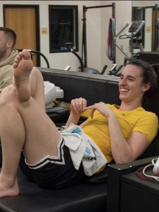 itsmyfeelingss_'s tweet photo. Caitlin Clark is the biggest name in basketball right now https://t.co/AfZqt1fnX4
