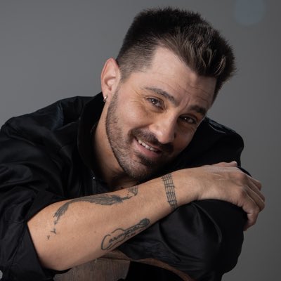 EfrainColombo's tweet photo. Hoy estamos de festejos. los 40 años llegaron ... vamos por más !!!! #NuevaFotoDePerfil https://t.co/Jd8Mth17j4