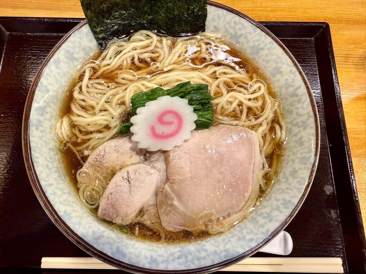 inthelight1001's tweet photo. ハちゃんラーメン新橋店@新橋
生姜醤油ラーメン中盛
過日分。
いい素材使っていそうなスープ。麺も香り良く美味。
ただ、引っかかるところがない。
スルッと完食。がんばってください。 https://t.co/SNWZleiGeE