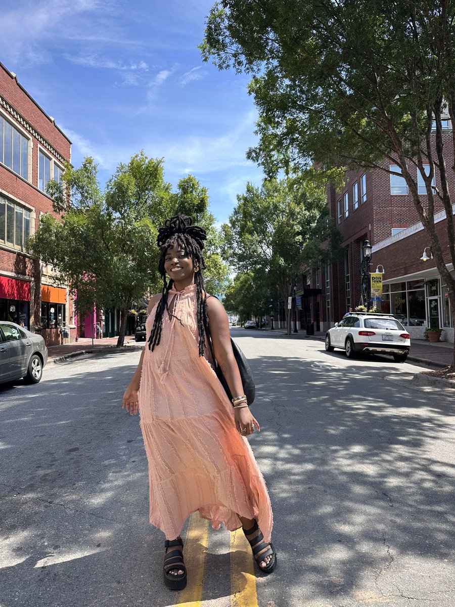 southernsiren__'s tweet photo. 1st birthday to my 30th 🤍
happy birthday to me! i’m still being held by my grandmothers although they are no longer earth side. https://t.co/TzLsVNtqMu