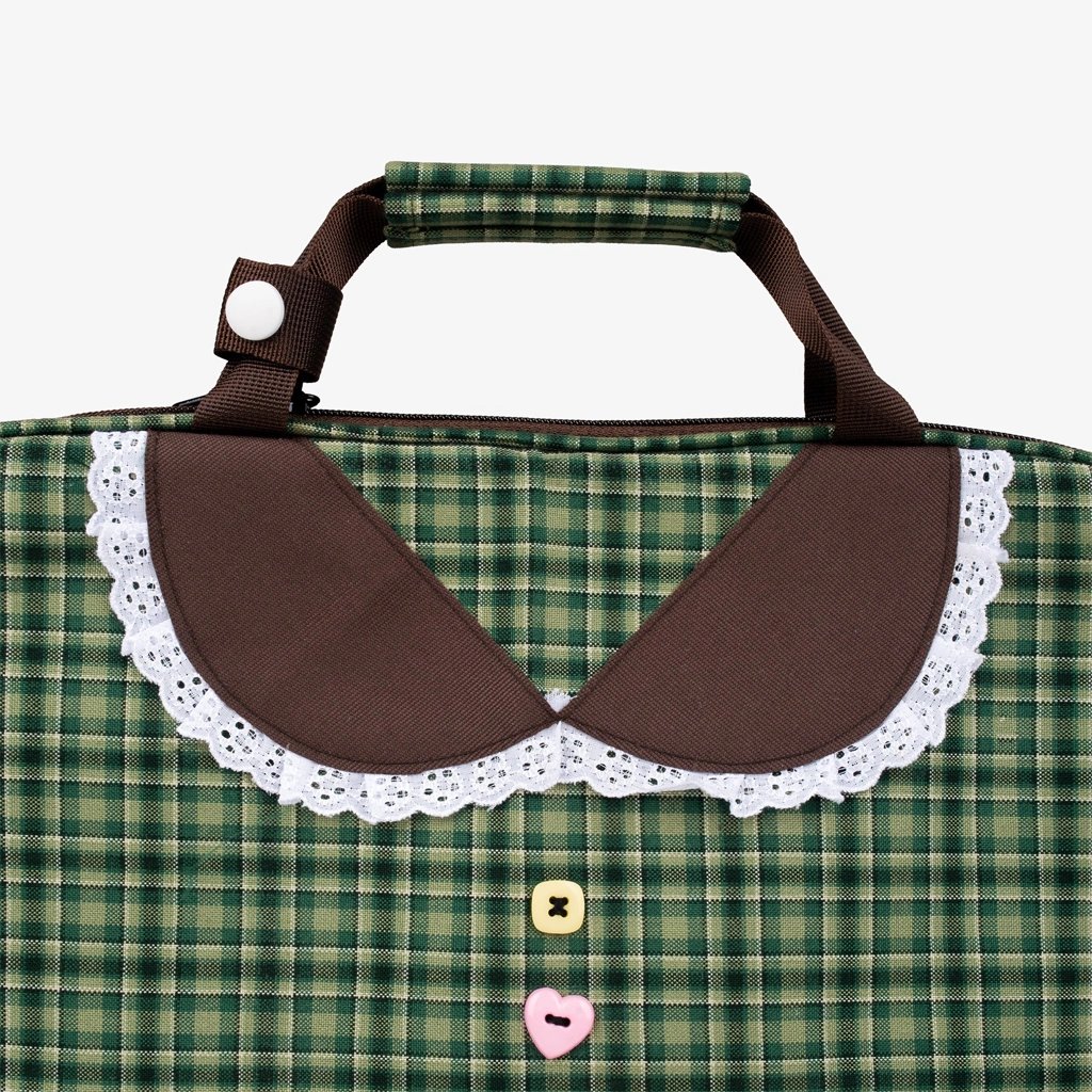 yrinket's tweet photo. Produk loocal brand ini emang selalu lucu lucu ya🫶

Liat aja laptop bag bisa selucu ini. Tiny details di button &amp; colar lace bikin makin imup https://t.co/AkGZ8eJTPd