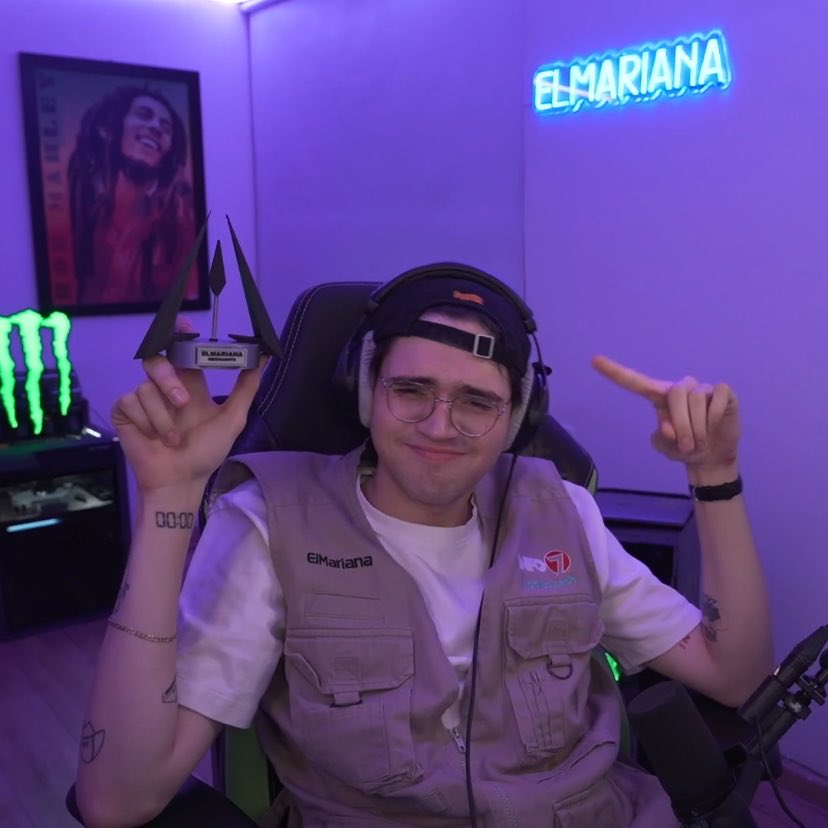 mctrioftrocio's tweet photo. 💜 || @elmarianaa 

graciass por el stream, que bonito inicio de semana junto a ti mono, espero que mañana te vaya súper bien en tu grabación, descansa y cena rico, nos vemos mañana, te quiero mucho valdo<3! https://t.co/jyCFddqE6Y
