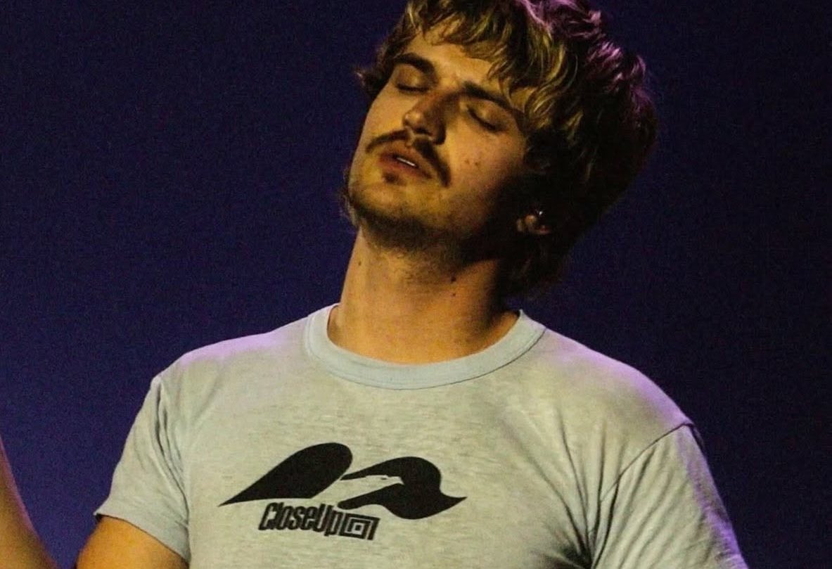 DJOLLANOV's tweet photo. he’s just so effortlessly beautiful it makes me sick https://t.co/nj0KTA9j8z