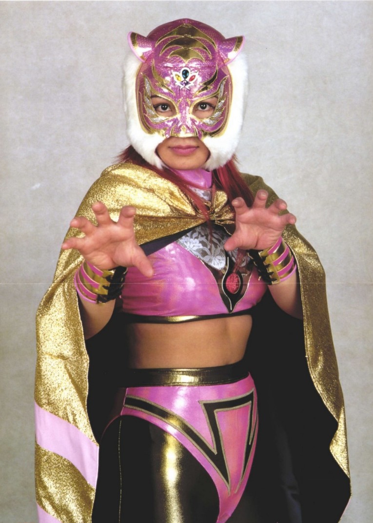 ChrisBergstro14's tweet photo. The Introduction of Tiger Dream in 1998 was a exciting time for Joshi, The first ever Female Tiger Mask was introduced to the world. https://t.co/capCuaeZCW