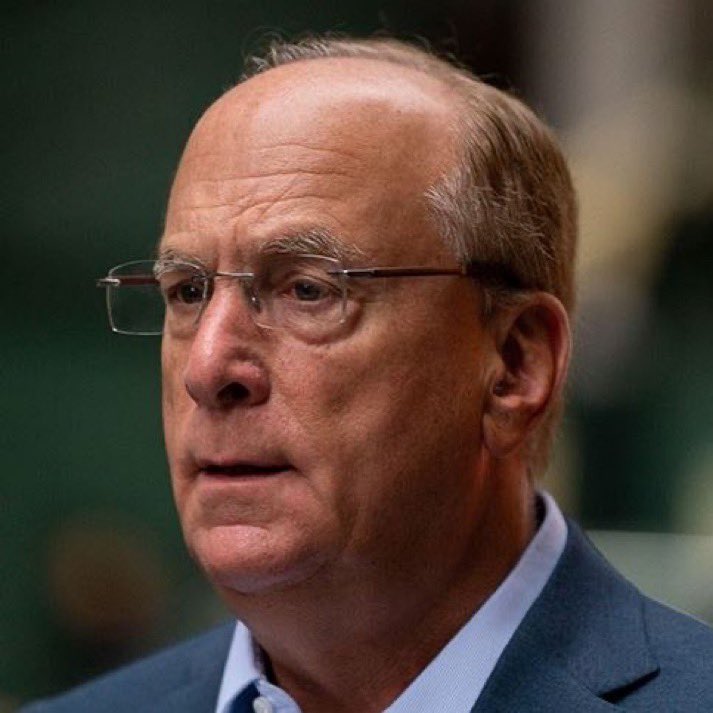 cryptorover's tweet photo. 🚨 BLACKROCK IS SELLING.

BlackRock dumped $232.9 million worth of Bitcoin yesterday. https://t.co/ni4p4U1cSB