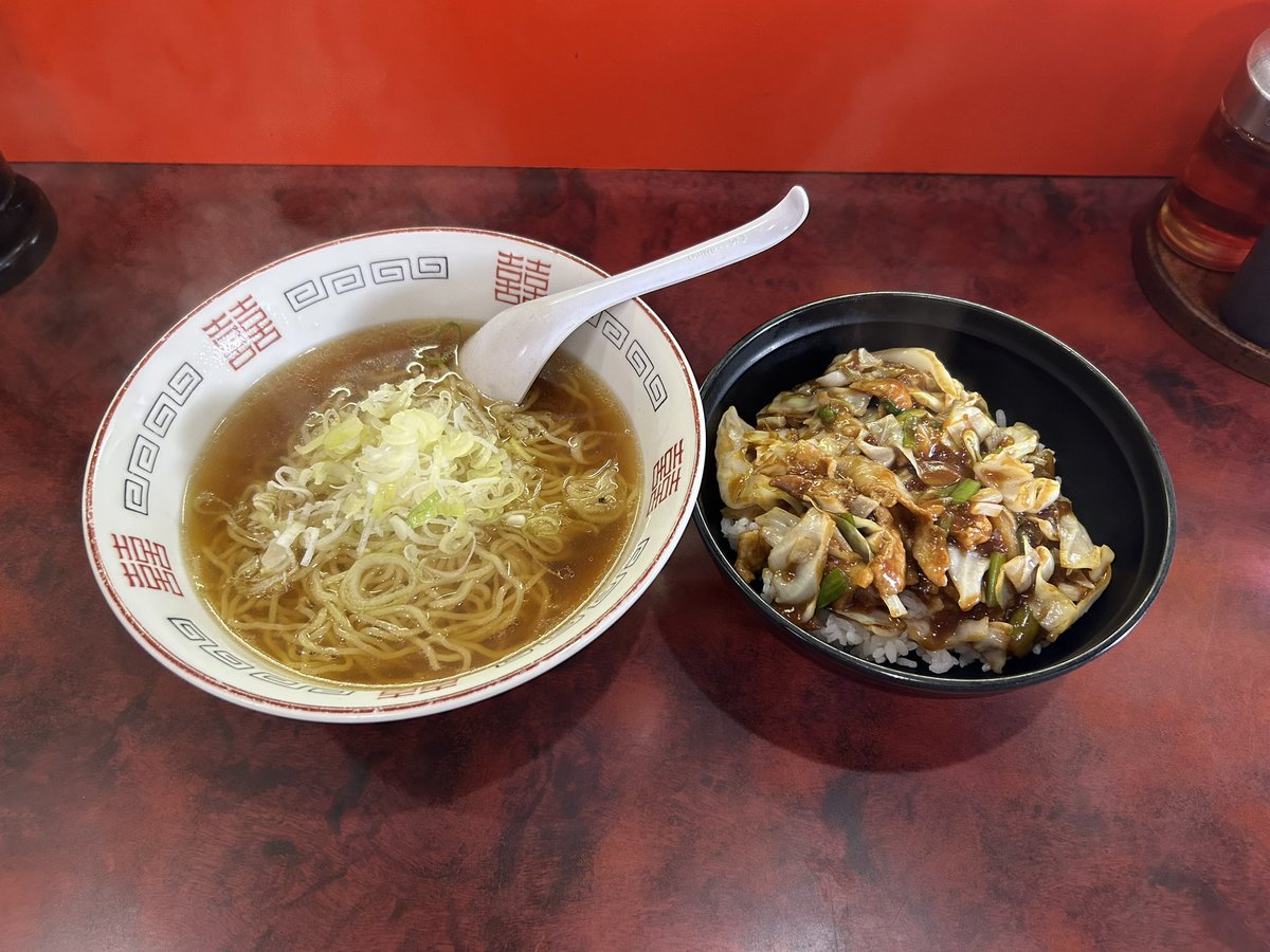 coope_open's tweet photo. 盛岡 #盛岡食堂高松店 日替ランチ ラーメンと肉味噌丼600円

お値段に惹かれてまた来ちゃった😆
甜麺醤ベースの肉味噌丼はキャベツも入って安定のお味、また来ます😁
2026-79 https://t.co/1alyw40NyJ