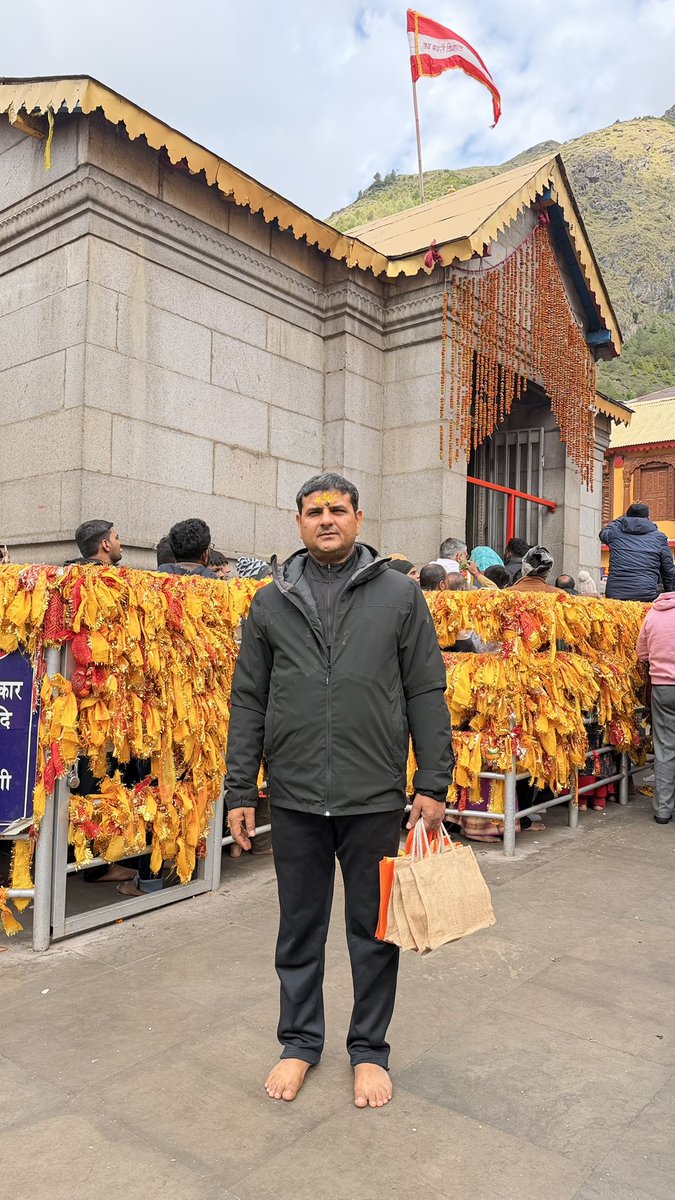 HMRPushpendra's tweet photo. जय बद्रीविशाल 🚩🚩🚩 https://t.co/5q73P9aidp