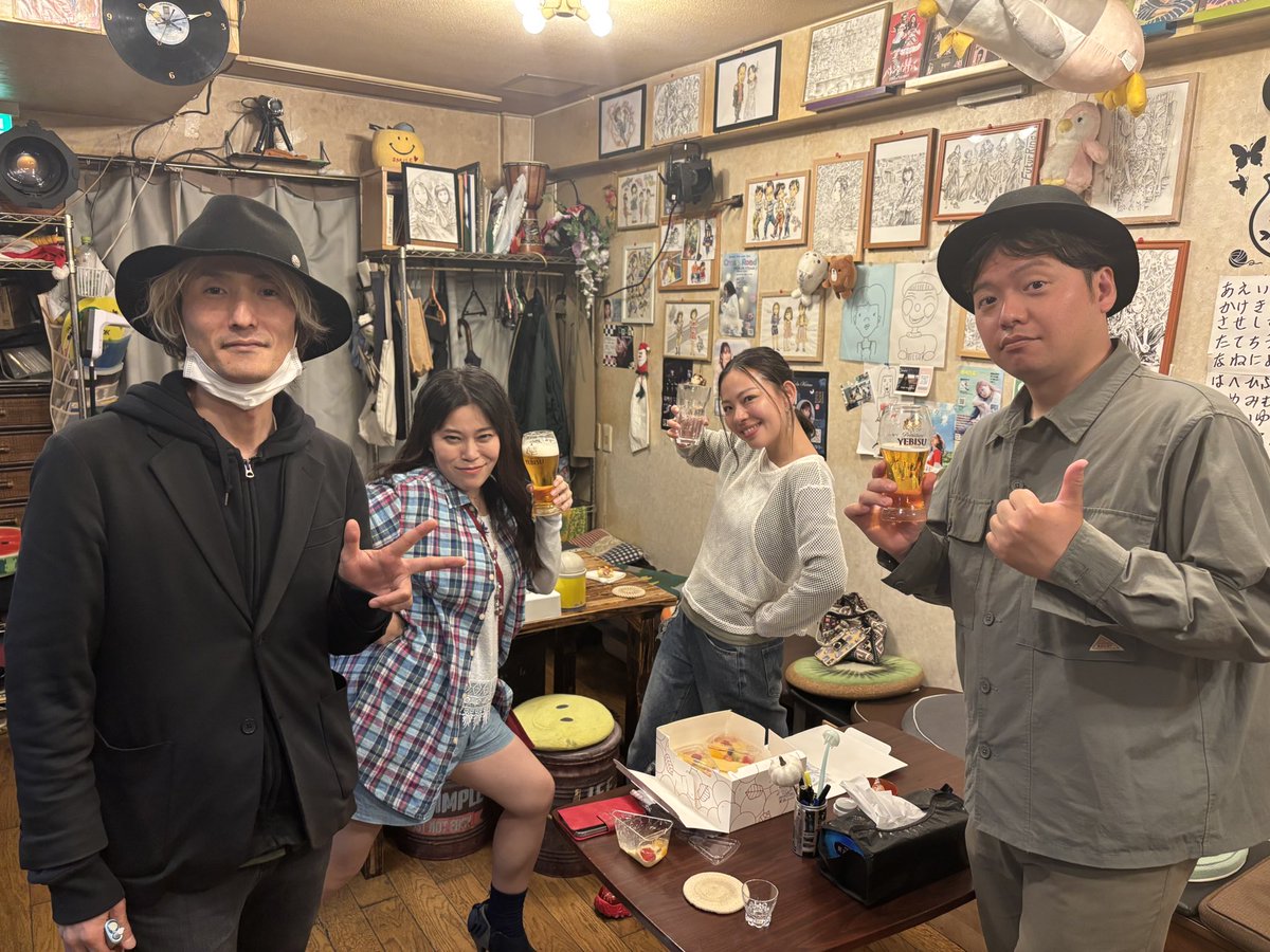 fnanaef's tweet photo. 日曜日は池袋FI5VEライブありがとうございましたー！テーマをウェディングソングにしたので、ウェディングドレスをイメージした衣装でお届けでした🥰セトリは
1 #お守り笑顔  #菜苗 🎹
2 #関白宣言 #さだまさし🎹
3 #部屋とYシャツと私 🎹
4 #お嫁サンバ  #郷ひろみ🪘
→ https://t.co/jh5A13RN2O