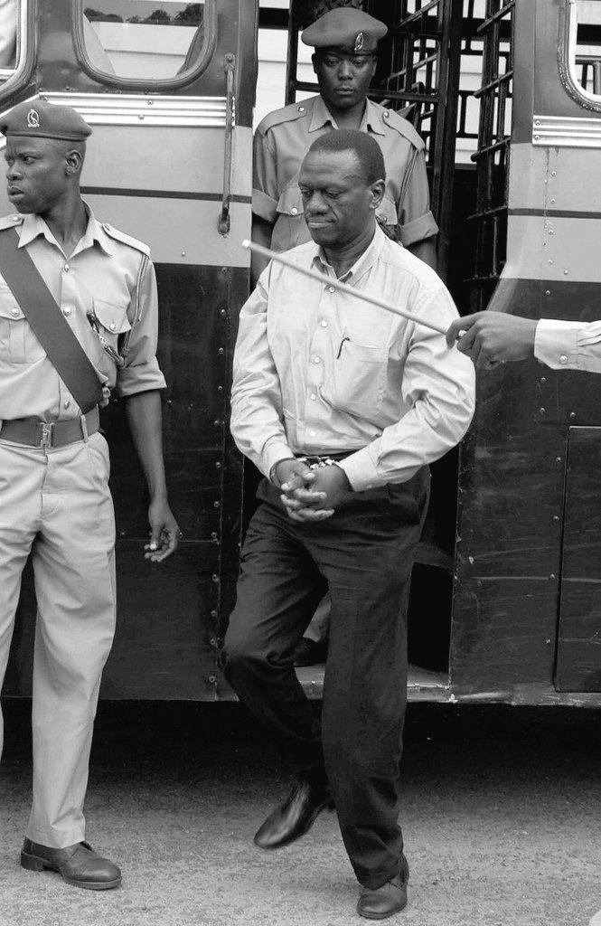 LuckySon62's tweet photo. Today, my hero is @kizzabesigye1.

He sacrificed the easiest path for the path he believed was right. Whether celebrated or criticized, he remained committed to his convictions when many would have chosen comfort. 💔🇺🇬✊🏾 https://t.co/xBxWZxaU88