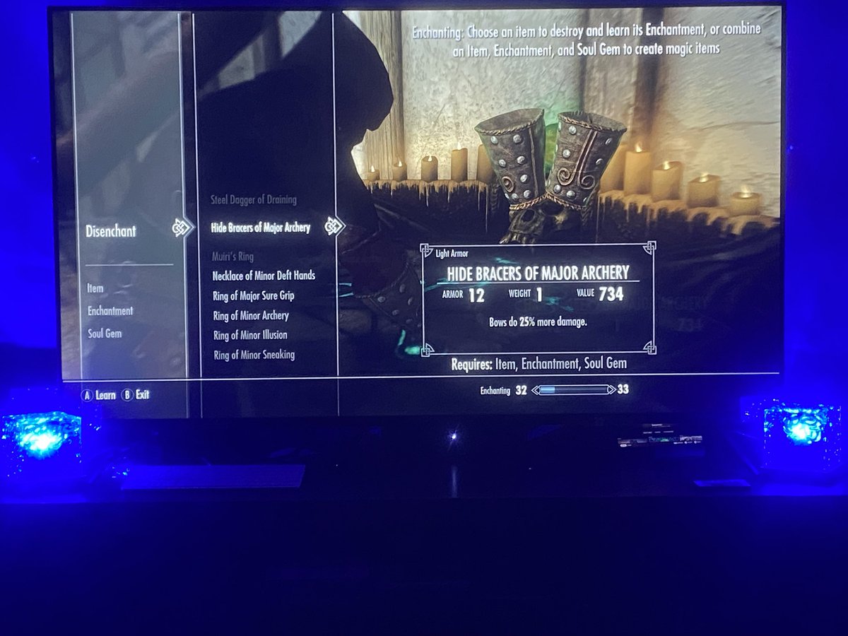 SerSquiggy's tweet photo. Ha ha ha Skyrim do I want to disenchant my bracers of Major Archery ? Ha ha ha youโre funny. #NoToday ๐น
#Skyrim https://t.co/BK1UOmYI2o