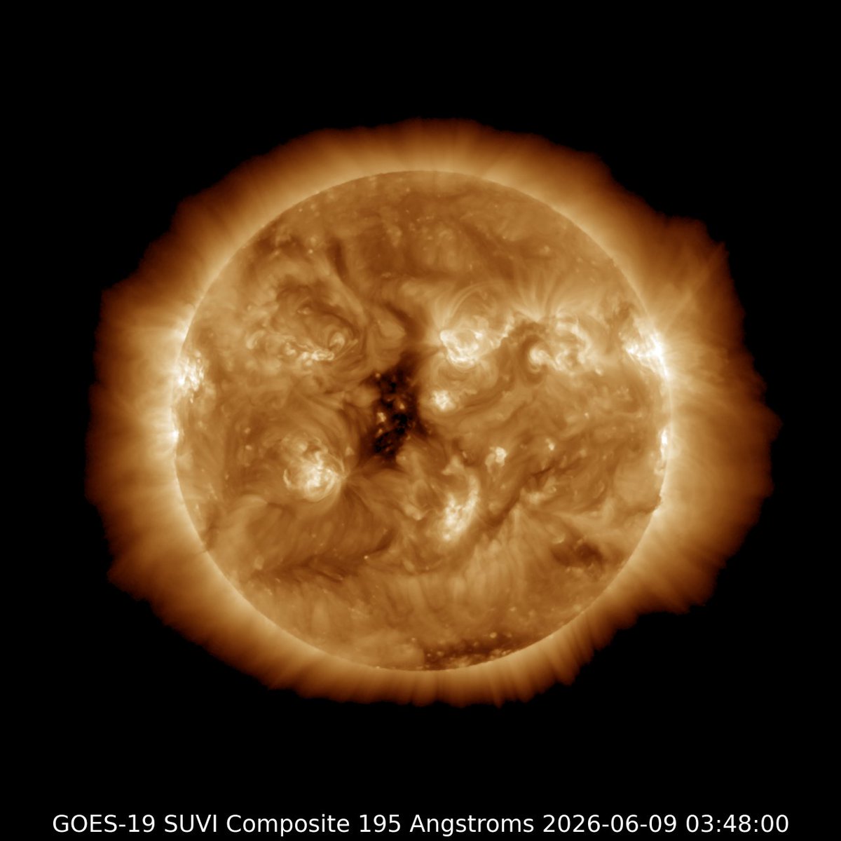 Space_PHD's tweet photo. Solar-terrestrial indices for 08 June: solar flux 128, planetary A-index 6. Estimated planetary K-index at 0340 UTC on 09 June was 2. Solar activity remained low over the past 24 hrs.
Space weather is predicted to be unsettled in the next 36hr. R1-level radio blackouts are likely https://t.co/z2SK8KOSmu