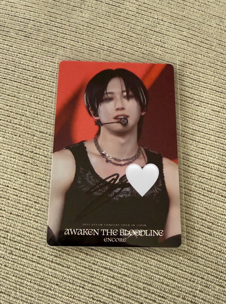 yumasao_2ynpyn7's tweet photo. 2025 &amp;TEAM CONCERT TOUR 'AWAKEN THE BLOODLINE' ENCORE in JAPAN DIGITAL CODE
追加特典　サイン入りトレカ

譲:FUMA
求:YUMA

お心当たりのある方お気軽にリプdmお願いします🙇‍♀️
 #andTEAM交換 https://t.co/1RQbRizKVx