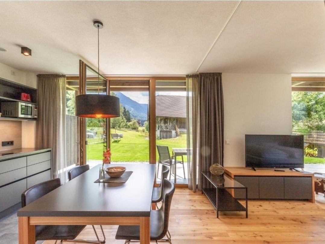 touristeea's tweet photo. الشمال الايطالي الاجمل حاليا في اوروبا ✋

اعتقد ينافس وحده فقط 😍🇮🇹

المكان الخيالي هذا من KRONPLATZ CHALET الذي حصل على تقييم لن تجد اعلى منه 9.9 من 10 😱 في قرية برونيك بالقرب من اورتيسي و سان كانديدو

من الشقق النادرة بهذا الجمال

للحجز 👇 

https://t.co/v8dlYqXSyn

تقدر تزور كل شي حرفيا:

مصنع لواكر ☕ 
زحليقة فون بوب 🎢
بلدو كورتينا 🏘️ 

هذا جدولي عندما سكنت في برونيك
https://t.co/RjIfohEIpX

اعتقد تستحق ان تكون في اي مضلو