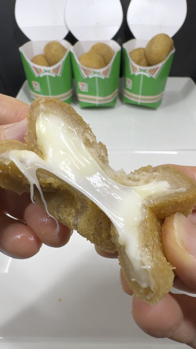 meshiterosweets's tweet photo. 6月9日セブンイレブン新発売のお店で揚げたカムジャチーズボール5000個余裕で食べれるレベルで美味しい😍🧀ヤンニョムアレンジしたら最高だった❣️ https://t.co/yvHXzFoVMs