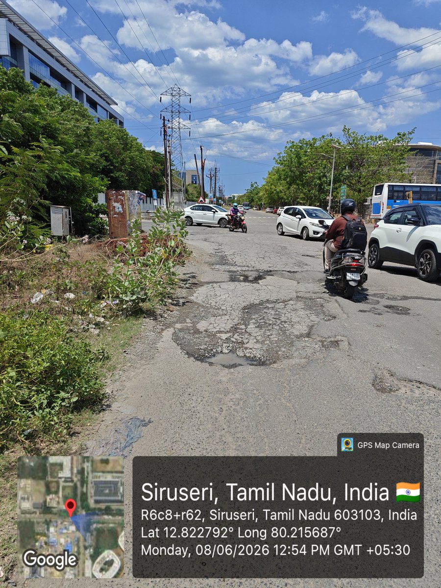 BeKarthiraja's tweet photo. The road conditions inside Siruseri SIPCOT are in a very pathetic state. Major junctions are filled with potholes, making daily commuting unsafe for thousands of employees and residents.

At least one or two accidents occur every week due to the poor condition of these roads. Many IT professionals, including women and men, have suffered falls and sustained injuries while travelling through Siruseri SIPCOT.

This issue has been repeatedly brought to the attention of the concerned authorities and SIPCOT management for more than five years, but a permanent solution is still pending
I sincerely request our constituency MLA, Mr. Vijayaraju to look into this matter immediately and treat it as a high-priority public safety concern. Timely action can help prevent further accidents and ensure safer roads for everyone.

@CMOTamilnadu
@TVKVijayHQ
@CMJosephVijayHQ
@BussyAnand
@CTR_Nirmalkumar
@AadhavArjuna
@arunraajkg
@TN_SIPCOT
@SIPCOTTN
@fomrra
#SiruseriSIPCOT #RoadSafety #OMR #Infrastructure #PublicSafety #Chennai