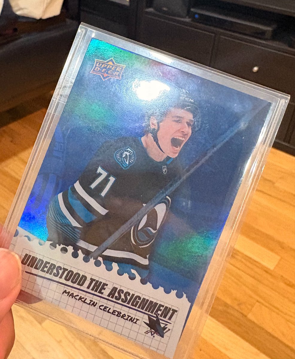 seattleitehs's tweet photo. blue shiny califin mack you are mine🩵🦈 https://t.co/l0IccAlc9U