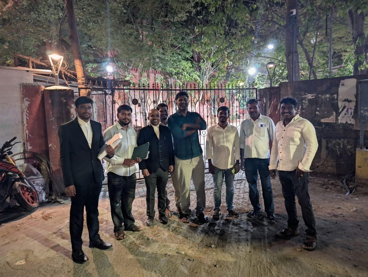 ashwinraghav13's tweet photo. மாரிதாஸ் அவர்கள் நேற்று இரவு வெளியே வந்துவிட்டார்
@MaridhasAnswers https://t.co/wSuxOMWPM6