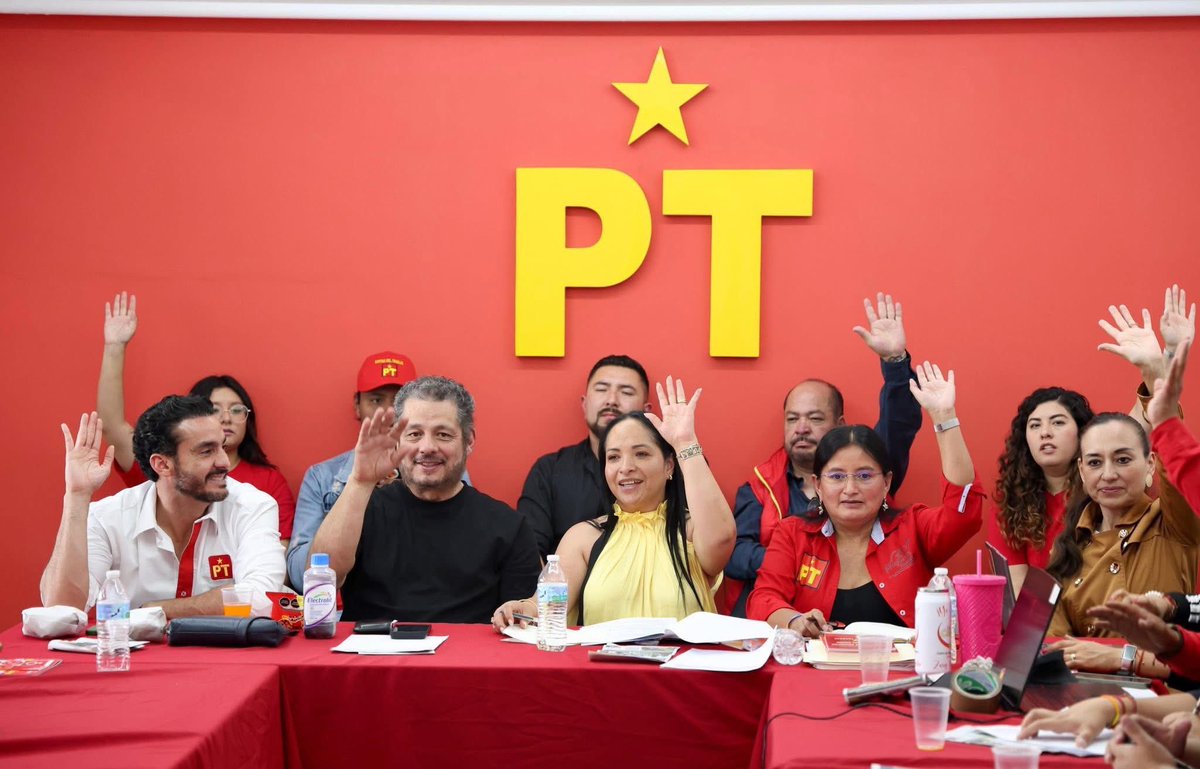 ErnestoVCPT's tweet photo. En Puebla se ve la fuerza del PT!!!! https://t.co/q8l20GuEVQ