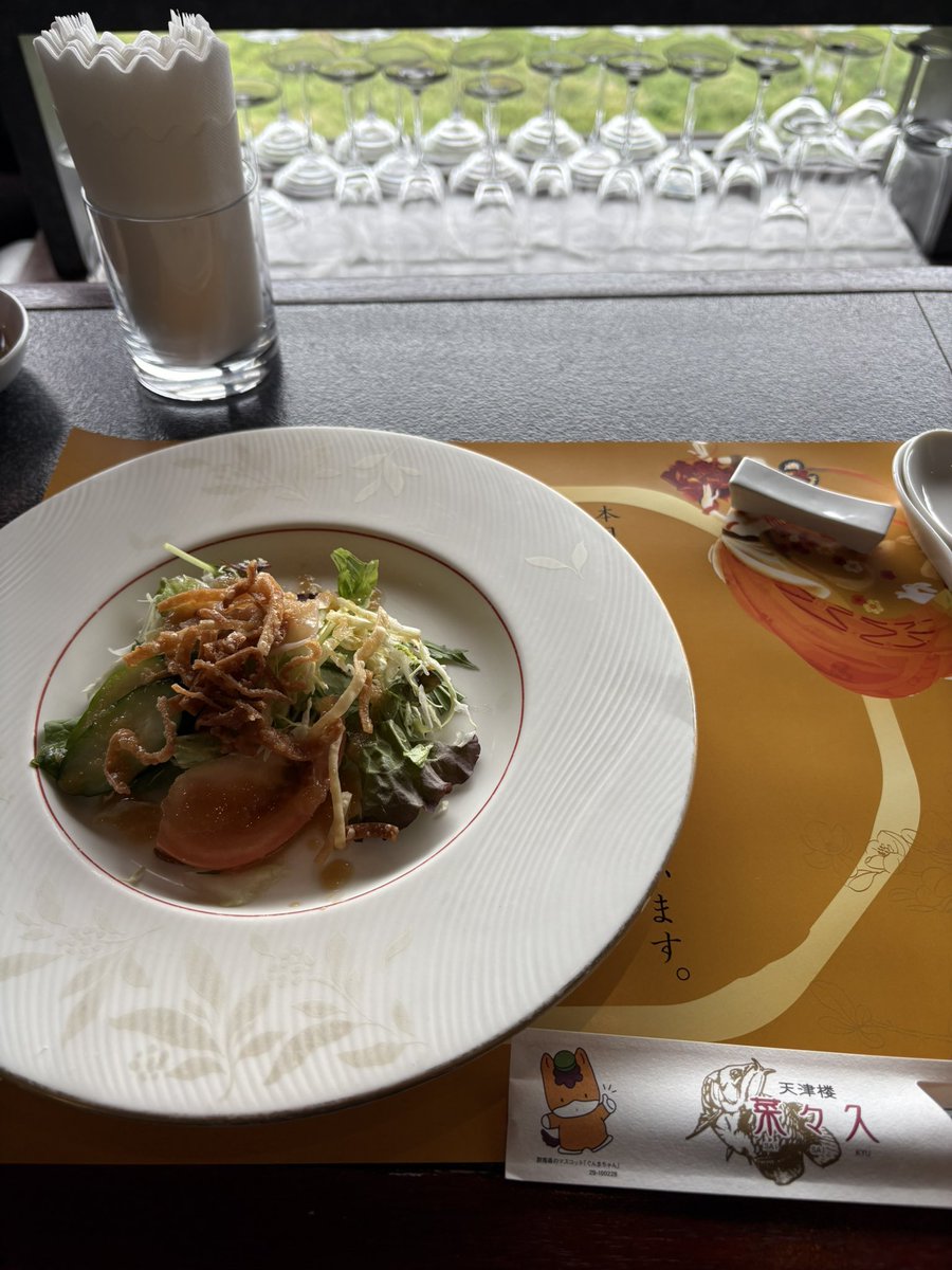ALAIR932's tweet photo. 今日のランチ。ホテルサンダーソンさん内7階にある菜々久さんにて
白身魚の甘酢餡かけ定食を食す。ご馳走さまでした！
景色を撮ろうと思ったら食べるのに夢中で忘れてしまいました。コレはお天気の良い日再び伺うとしましょう2026/06/09
#景観よし https://t.co/VRtoBmvGVx