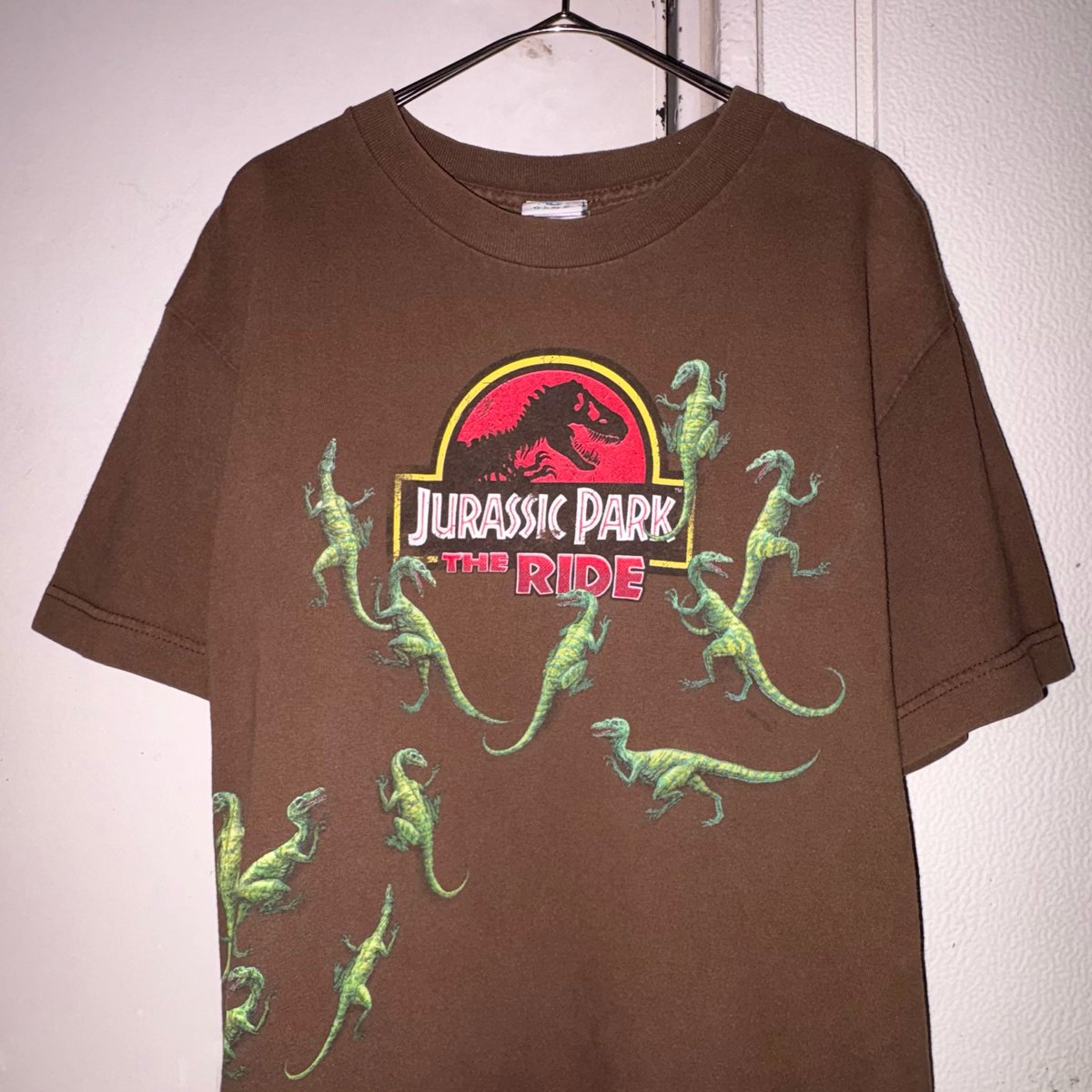 KOLDS4's tweet photo. .
【新入荷】
“JURASSIC PARK”
.
SIZE…S
PRICE…¥9720-（税込）
（SNSフォロワー様店頭限定割引価格)
.
シルエット、サイズ感、デザイン◎◎
ジャケットサイズのTシャツお探しの方は是非！ https://t.co/IBp3LBYAFC