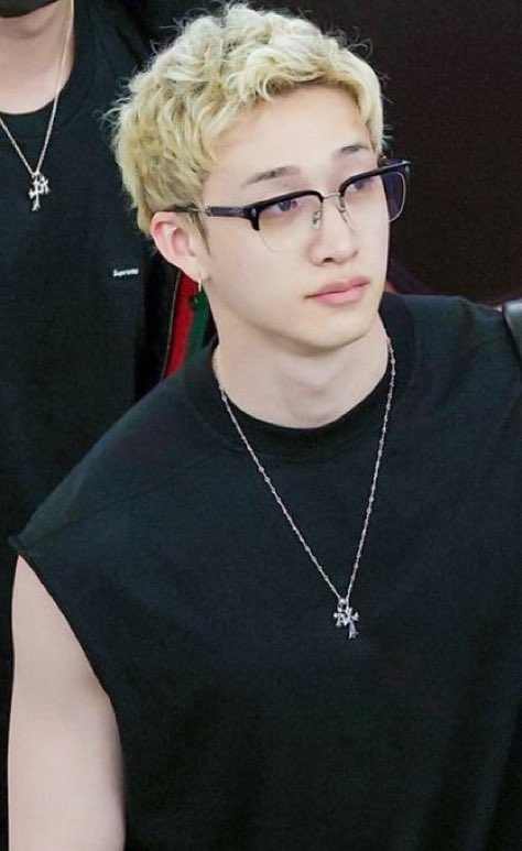 gingiiiiv's tweet photo. i love hot nerds https://t.co/O9v1lIXTPZ