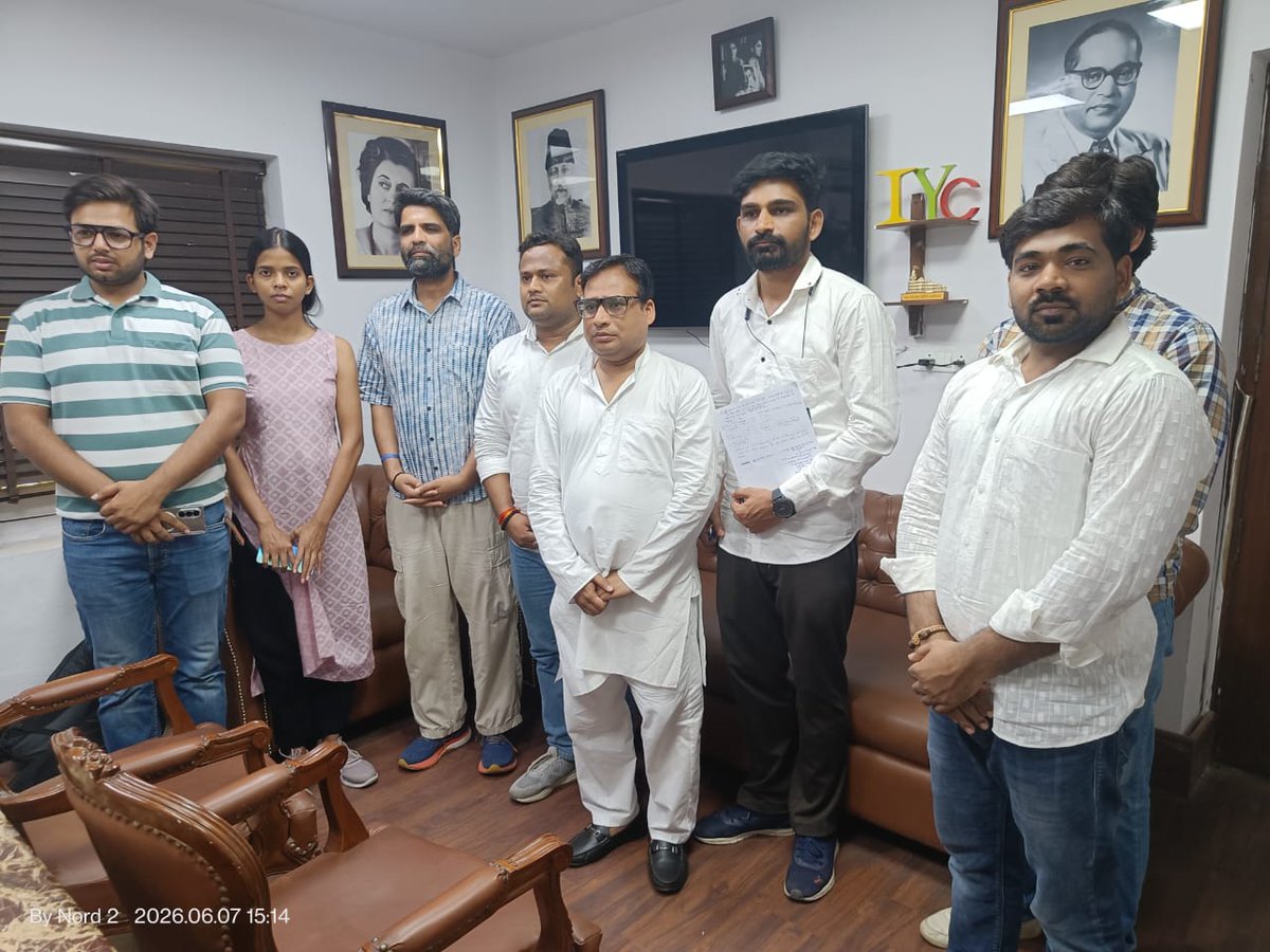 BKCbkc93's tweet photo. UPSC 2026 के अभ्यर्थियों ने युवा कांग्रेस मुख्यालय में IYC प्रभारी @ManishSharmaIYC जी से मुलाकात कर परीक्षा प्रक्रिया में सामने आ रही अनियमितताओं और खामियों को लेकर अपनी चिंताएं साझा की।
अभ्यर्थियों ने सिलेबस में अस्पष्टता, उत्तर कुंजी (Answer Key) में पारदर्शिता की कमी तथा AI आधारित हिन्दी अनुवाद जैसे गंभीर मुद्दों को उठाते हुए कहा कि ऐसी खामियां लाखों युवाओं के भविष्य को प्रभावित कर रही है
 📍युवा कांग्रेस मुख्यालय,नई दिल्ली
#upsc #csat #upsc2026